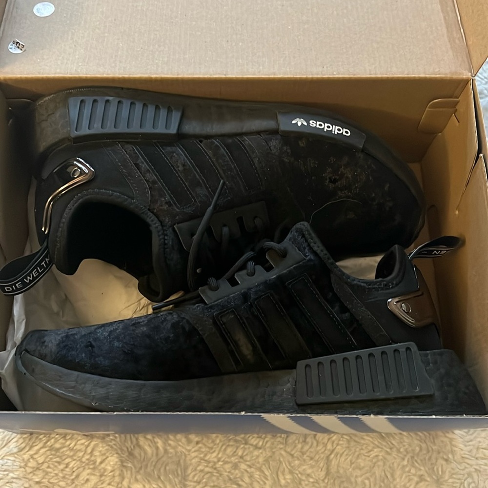 Adidas black velvet sneakers. Size 8.